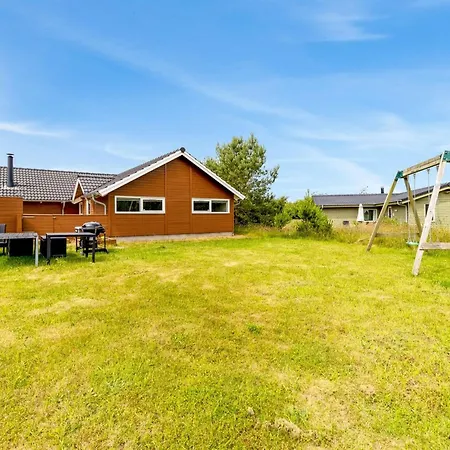 Svenny - 800m From The Sea By Interhome *