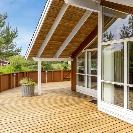 Svenny - 800m From The Sea By Interhome Feriehus