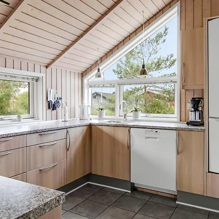 Дом отдыха Svenny - 800m From The Sea By Interhome