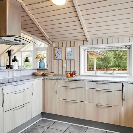 Дом отдыха Svenny - 800m From The Sea By Interhome