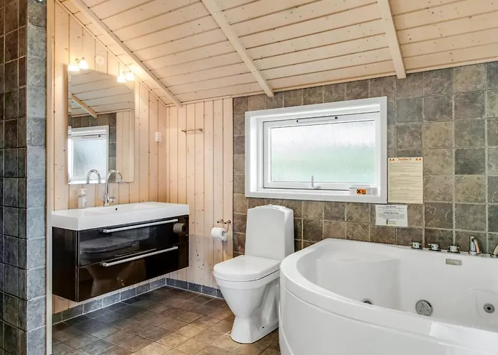 Svenny - 800m From The Sea By Interhome Feriehus