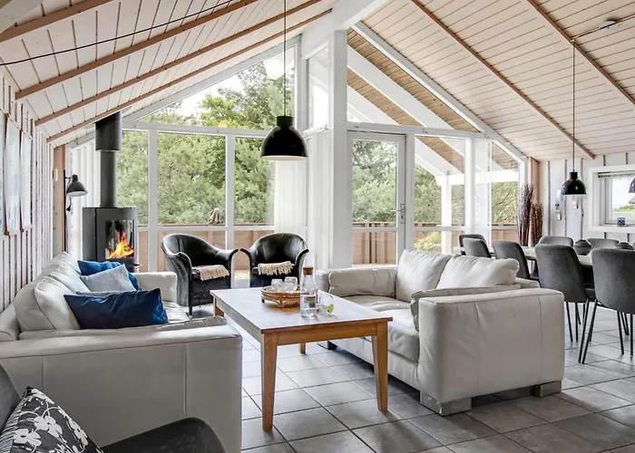 Svenny - 800m From The Sea By Interhome Lakolk